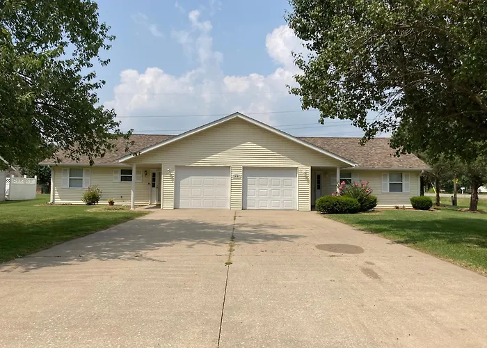 2 Bedroom Large Driveway Murphysboro
