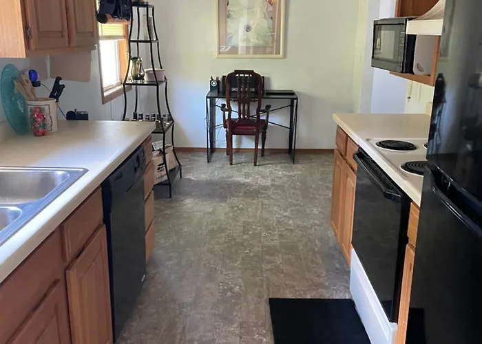 2 Bedroom Large Driveway Appartement
