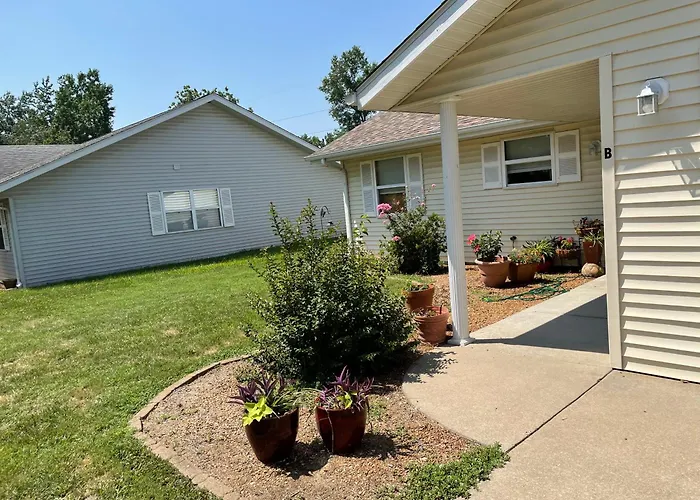 2 Bedroom Large Driveway * Murphysboro